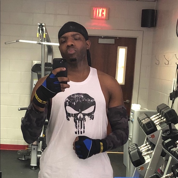 Meet your Posher, Derrick - Picture 1 of 1